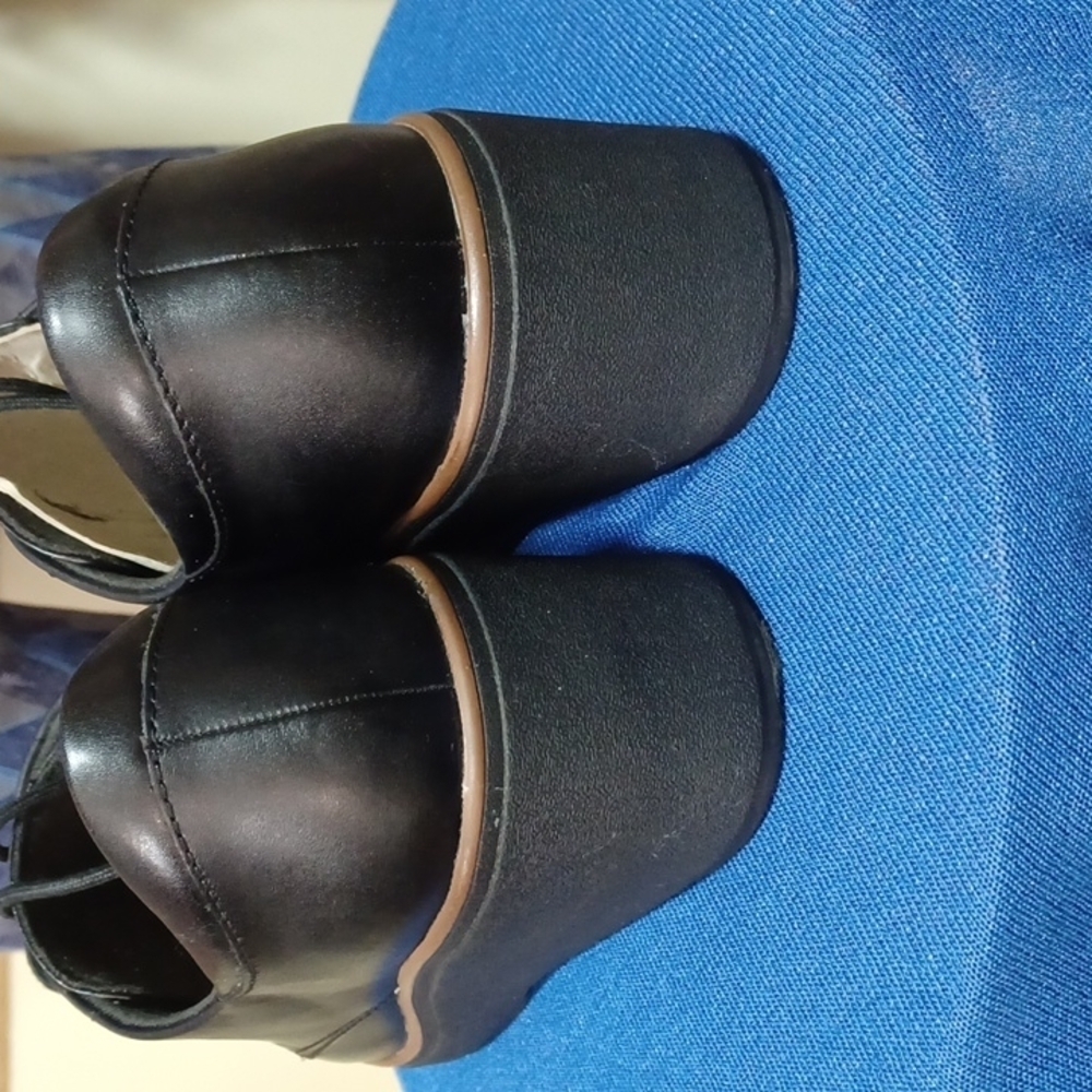 CLARK'S COLLECTION SERIES SIZE 10 IN A BEAUTIFUL BLACK ⚫️ LEATHER UPPERS - Picture 2 of 8